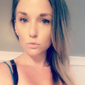 Meet your Posher, Elyssia